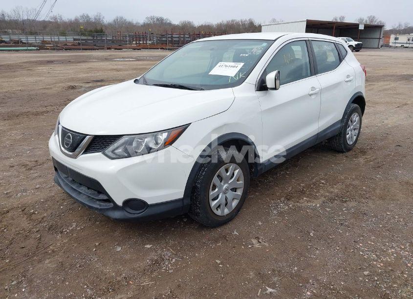 Photo 2 of 2019 Nissan Rogue SPORT S (VIN JN1BJ1CP0KW222383)