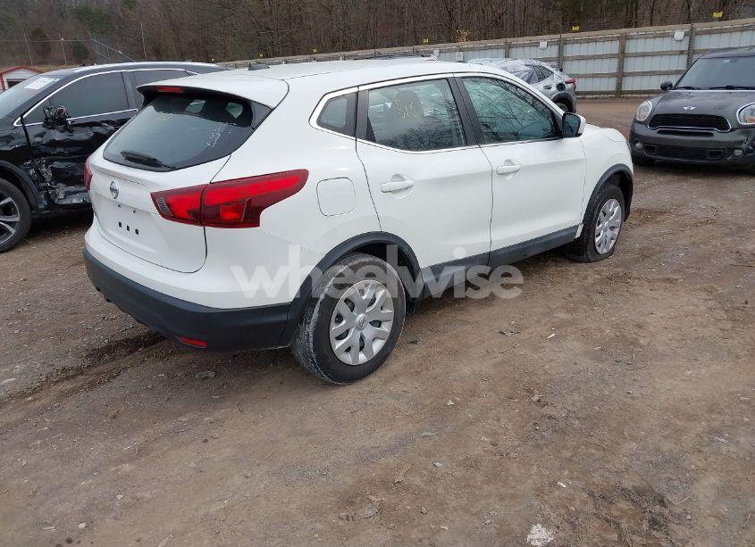 Photo 4 of 2019 Nissan Rogue SPORT S (VIN JN1BJ1CP0KW222383)