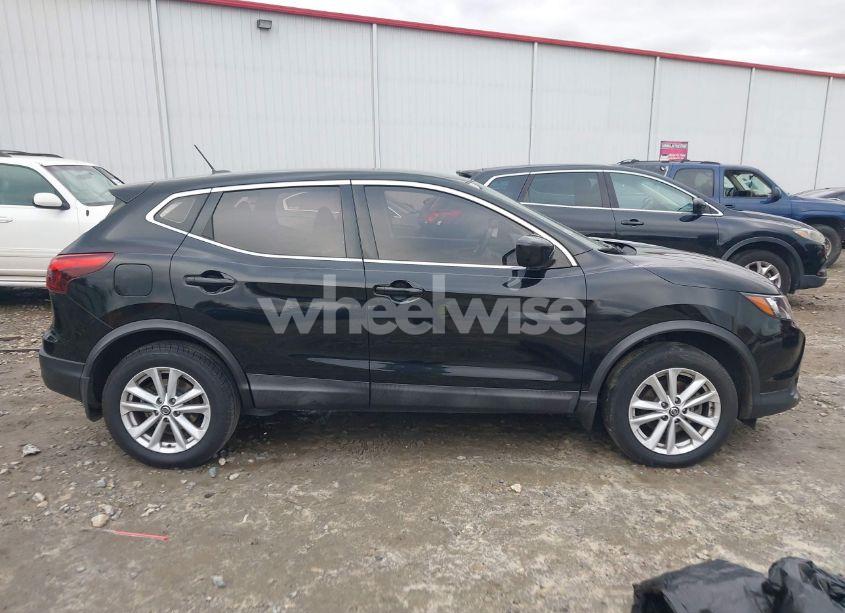 Photo 13 of 2019 Nissan Rogue SPORT S (VIN JN1BJ1CP0KW228698)