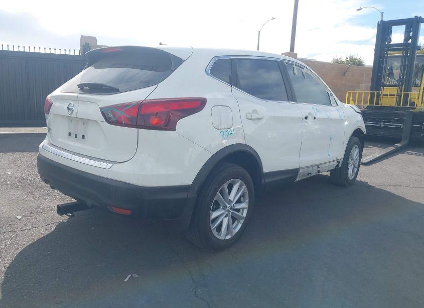 Photo 4 of 2017 Nissan Rogue SPORT S (VIN JN1BJ1CP1HW011265)