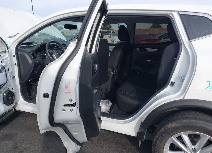 Photo 8 of 2017 Nissan Rogue SPORT S (VIN JN1BJ1CP1HW011265)