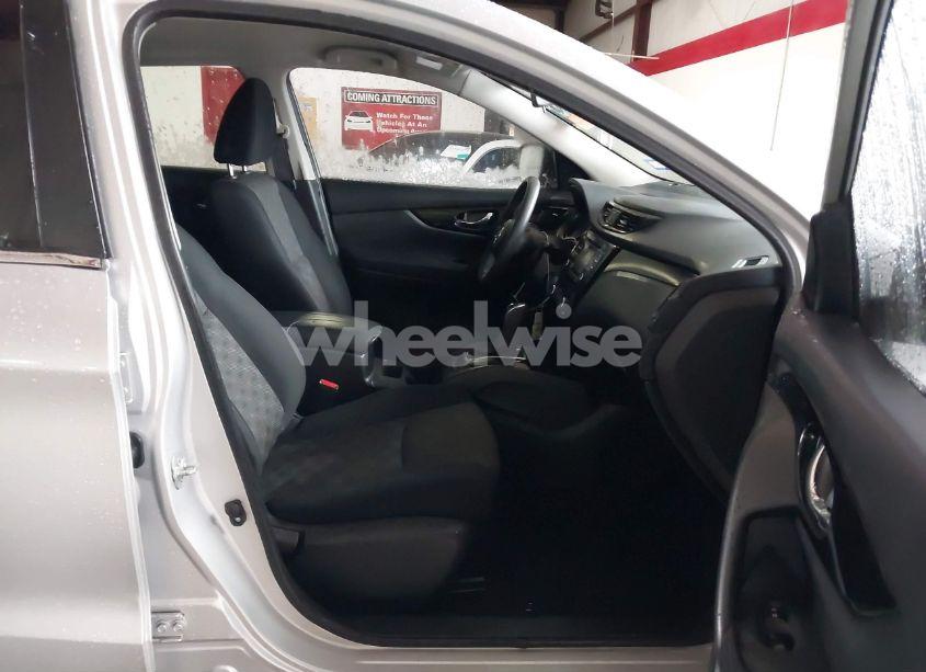 Photo 5 of 2017 Nissan Rogue SPORT SV (VIN JN1BJ1CP1HW013792)