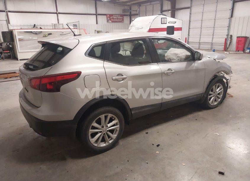 Photo 4 of 2017 Nissan Rogue SPORT S (VIN JN1BJ1CP1HW014179)