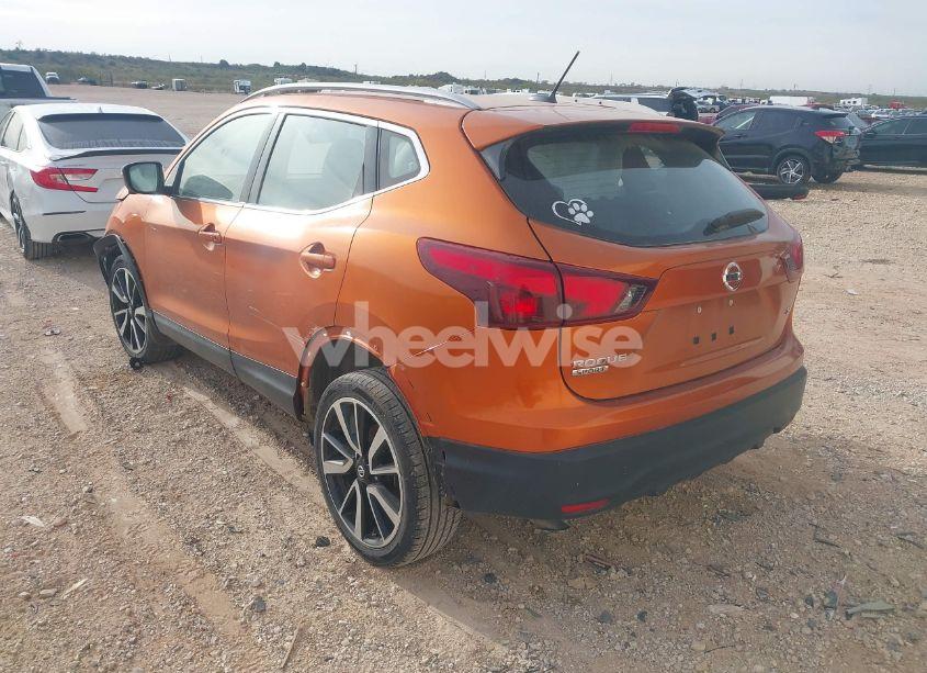 Photo 3 of 2017 Nissan Rogue SPORT SL (VIN JN1BJ1CP1HW015753)