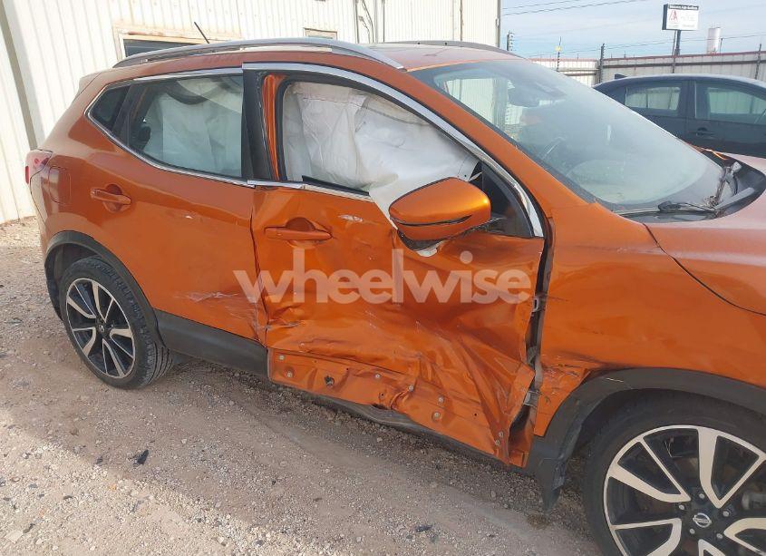 Photo 6 of 2017 Nissan Rogue SPORT SL (VIN JN1BJ1CP1HW015753)