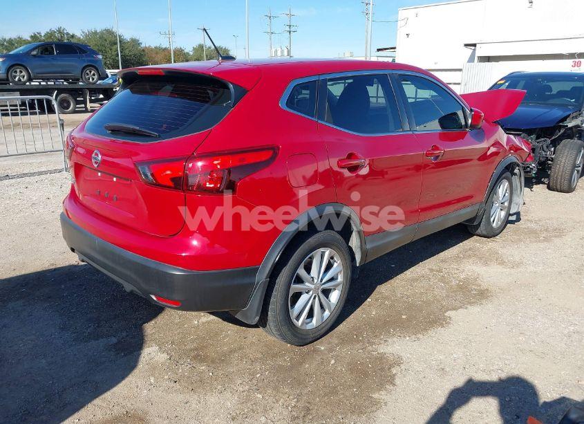 Photo 4 of 2017 Nissan Rogue SPORT S (VIN JN1BJ1CP1HW034853)