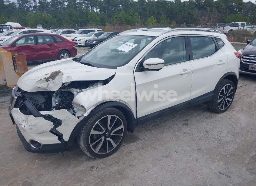 Photo 2 of 2018 Nissan Rogue SPORT SL (VIN JN1BJ1CP1JW102882)