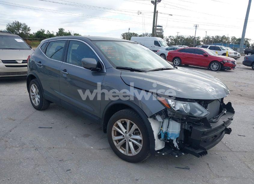 2018 Nissan Rogue SPORT S (VIN JN1BJ1CP1JW108004) main photo