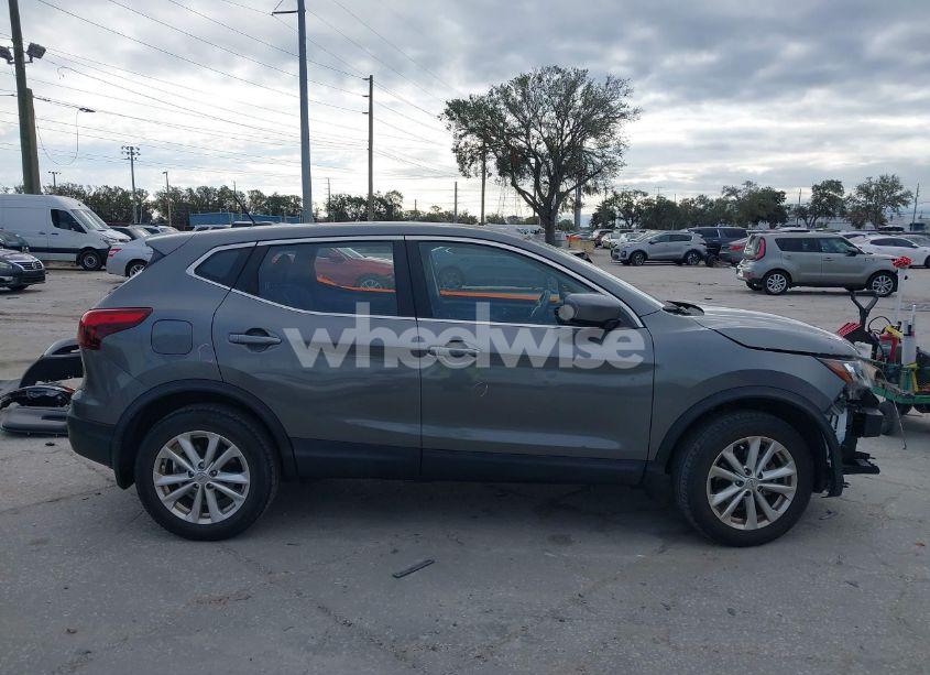 Photo 14 of 2018 Nissan Rogue SPORT S (VIN JN1BJ1CP1JW108004)
