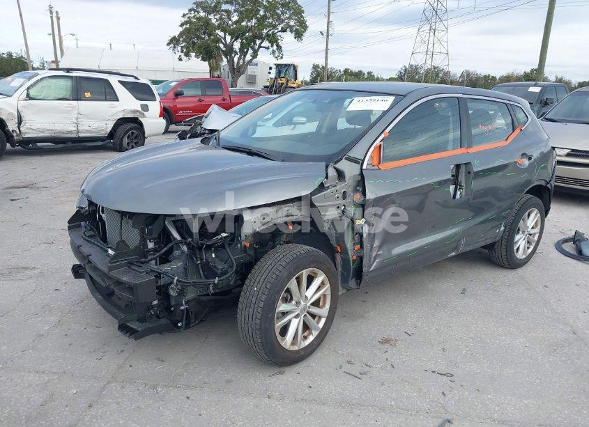 Photo 2 of 2018 Nissan Rogue SPORT S (VIN JN1BJ1CP1JW108004)