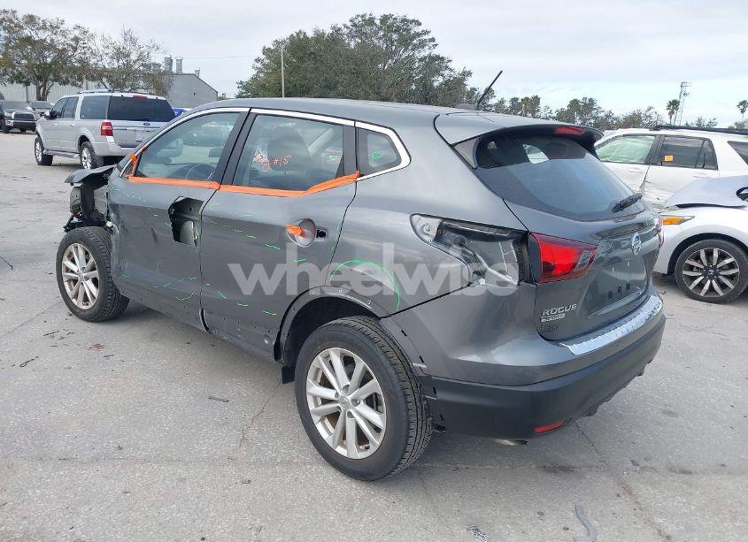 Photo 3 of 2018 Nissan Rogue SPORT S (VIN JN1BJ1CP1JW108004)