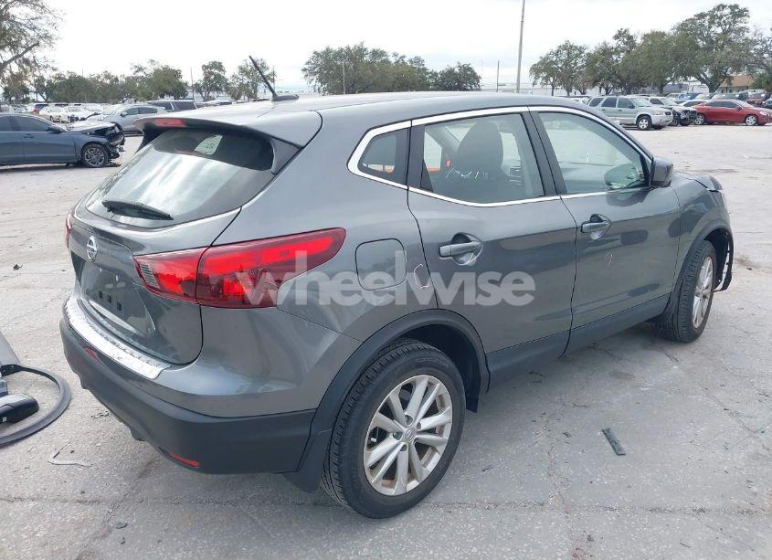 Photo 4 of 2018 Nissan Rogue SPORT S (VIN JN1BJ1CP1JW108004)