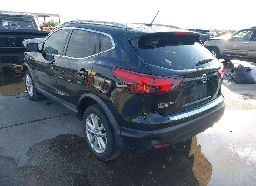 Photo 3 of 2018 Nissan Rogue SPORT SV (VIN JN1BJ1CP1JW152844)