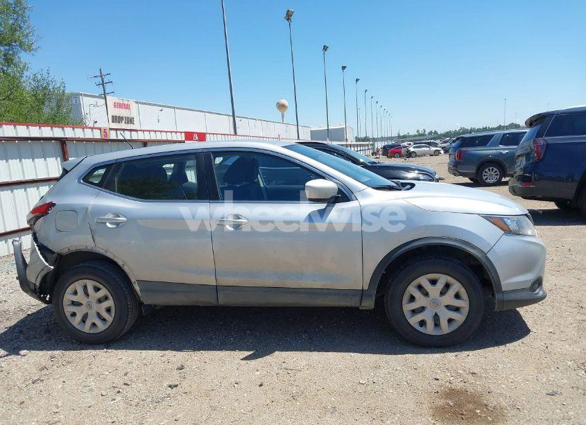 Photo 13 of 2018 Nissan Rogue SPORT S (VIN JN1BJ1CP1JW155386)