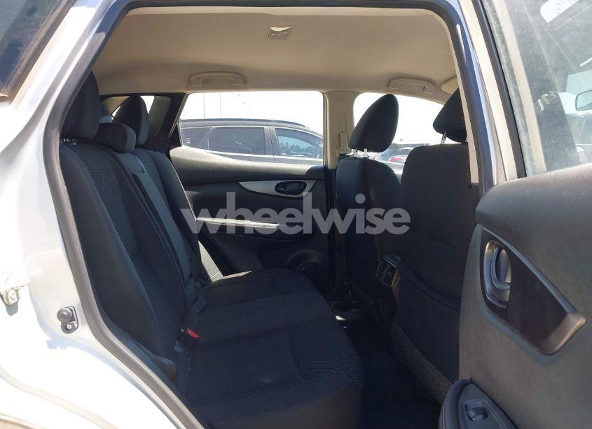 Photo 8 of 2018 Nissan Rogue SPORT S (VIN JN1BJ1CP1JW155386)