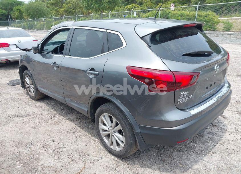Photo 3 of 2018 Nissan Rogue SPORT S (VIN JN1BJ1CP1JW163603)