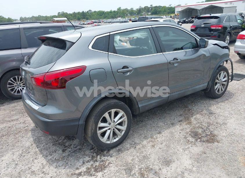 Photo 4 of 2018 Nissan Rogue SPORT S (VIN JN1BJ1CP1JW163603)