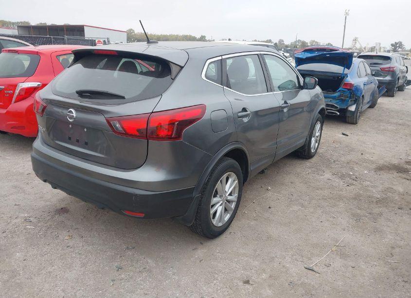 Photo 4 of 2018 Nissan Rogue SPORT S (VIN JN1BJ1CP1JW193491)