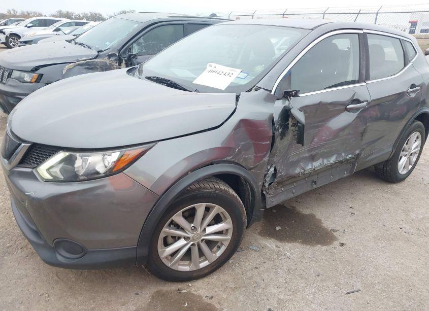 Photo 6 of 2018 Nissan Rogue SPORT S (VIN JN1BJ1CP1JW193491)