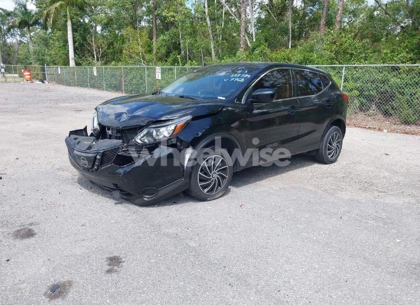 Photo 2 of 2019 Nissan Rogue SPORT S (VIN JN1BJ1CP1KW227768)
