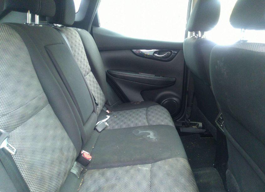 Photo 8 of 2017 Nissan Rogue SPORT SV (VIN JN1BJ1CP2HW012991)