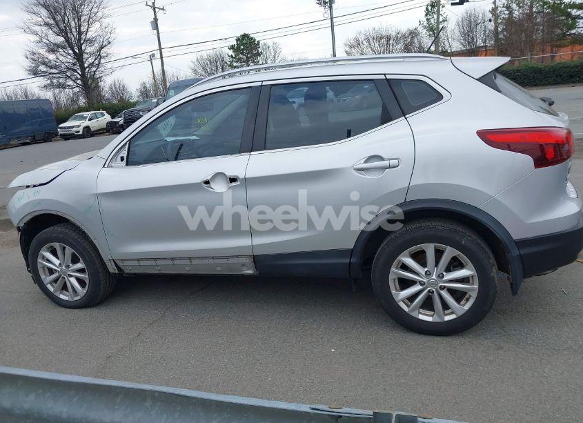 Photo 15 of 2017 Nissan Rogue SPORT SV (VIN JN1BJ1CP2HW019634)