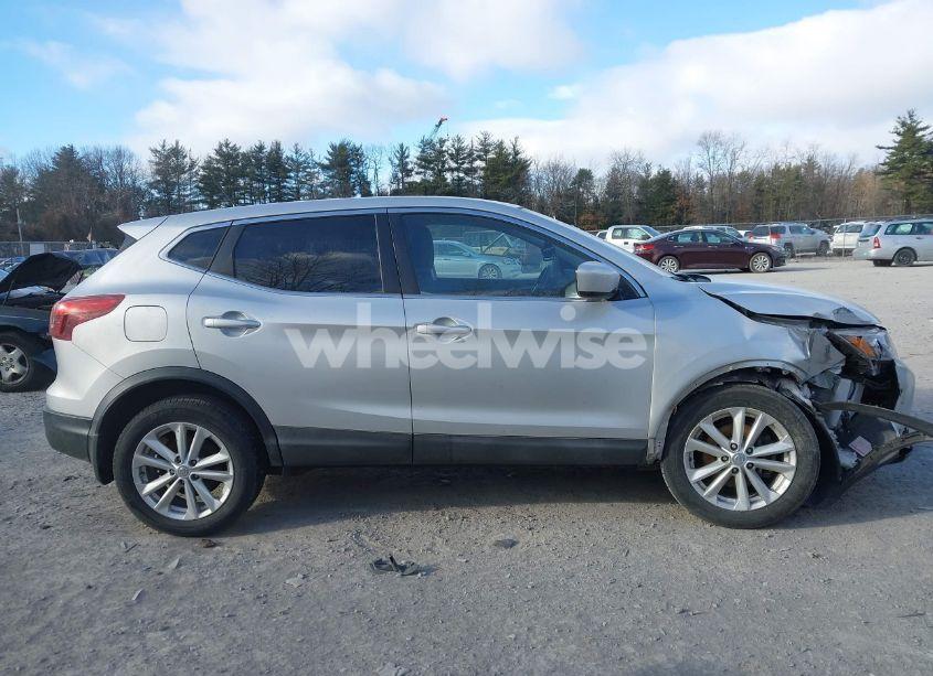 Photo 13 of 2017 Nissan Rogue SPORT S (VIN JN1BJ1CP2HW024249)