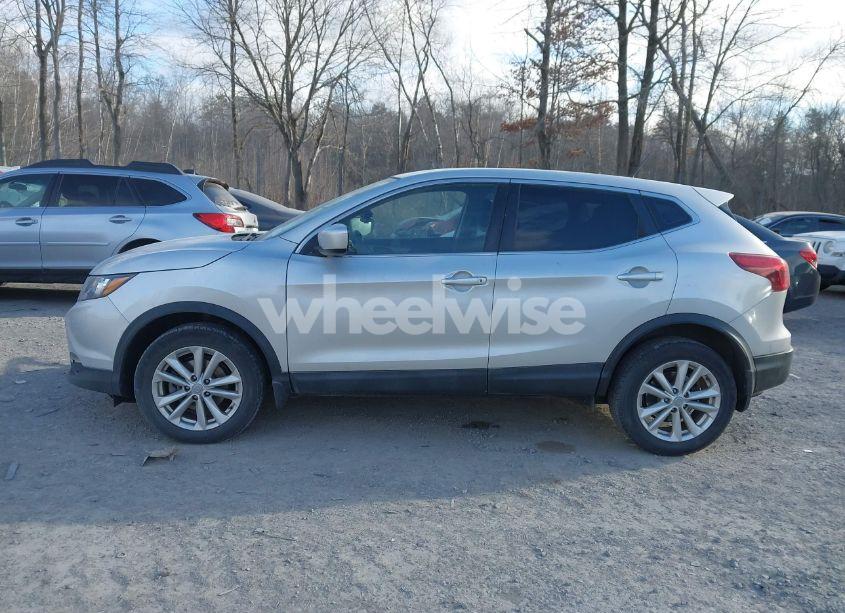 Photo 14 of 2017 Nissan Rogue SPORT S (VIN JN1BJ1CP2HW024249)