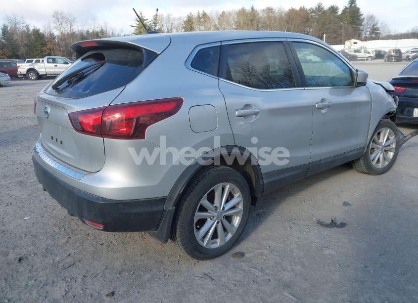 Photo 4 of 2017 Nissan Rogue SPORT S (VIN JN1BJ1CP2HW024249)