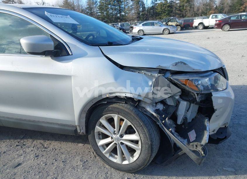 Photo 6 of 2017 Nissan Rogue SPORT S (VIN JN1BJ1CP2HW024249)