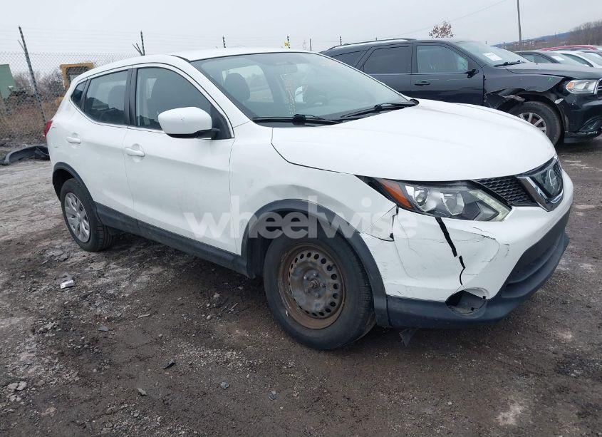 2018 Nissan Rogue SPORT S (VIN JN1BJ1CP2JW156899) main photo