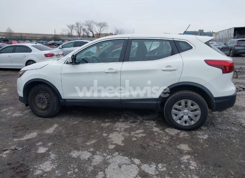 Photo 14 of 2018 Nissan Rogue SPORT S (VIN JN1BJ1CP2JW156899)