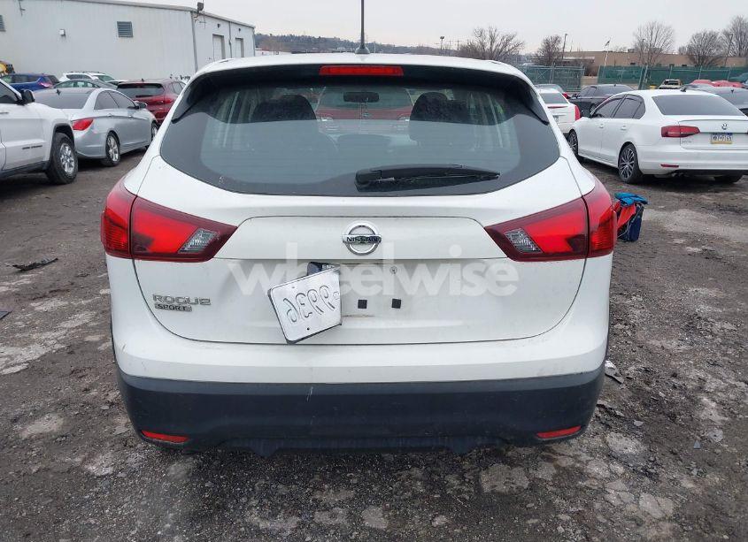 Photo 16 of 2018 Nissan Rogue SPORT S (VIN JN1BJ1CP2JW156899)