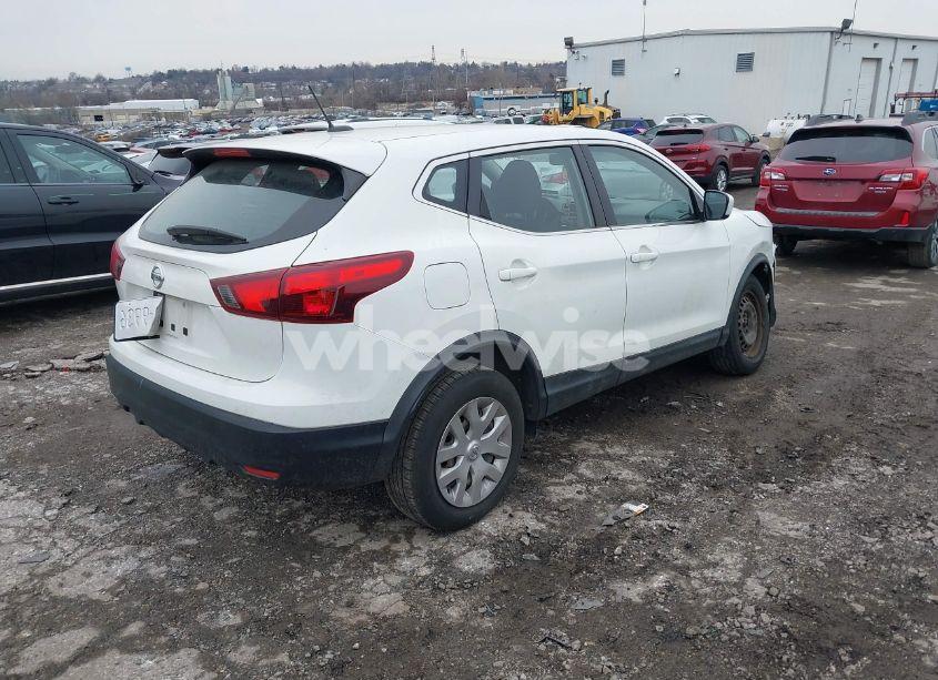 Photo 4 of 2018 Nissan Rogue SPORT S (VIN JN1BJ1CP2JW156899)