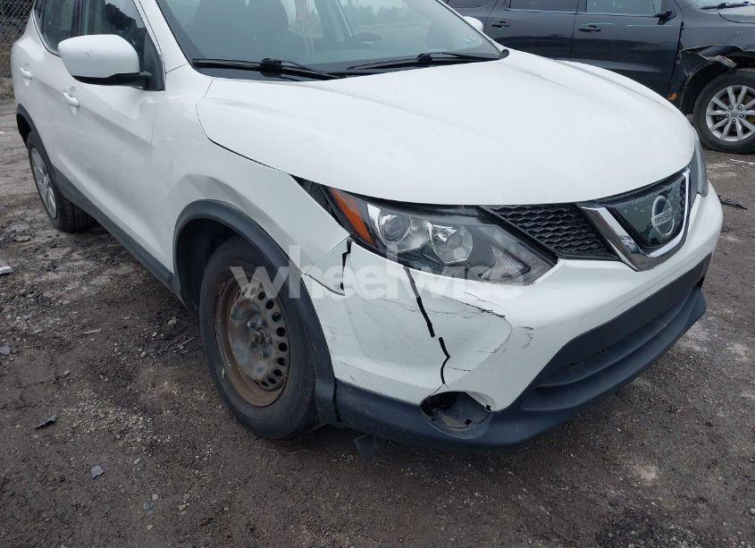 Photo 6 of 2018 Nissan Rogue SPORT S (VIN JN1BJ1CP2JW156899)