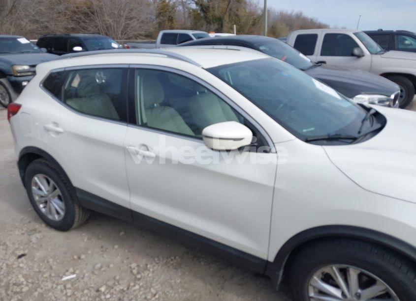 Photo 14 of 2018 Nissan Rogue SPORT SV (VIN JN1BJ1CP2JW186453)