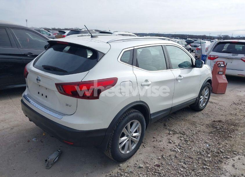 Photo 4 of 2018 Nissan Rogue SPORT SV (VIN JN1BJ1CP2JW186453)