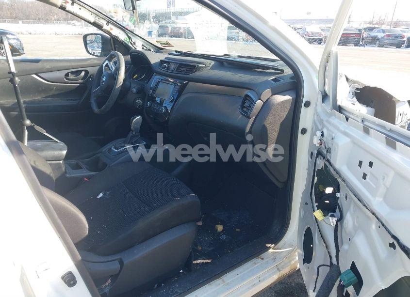 Photo 5 of 2019 Nissan Rogue SPORT S (VIN JN1BJ1CP2KW214270)