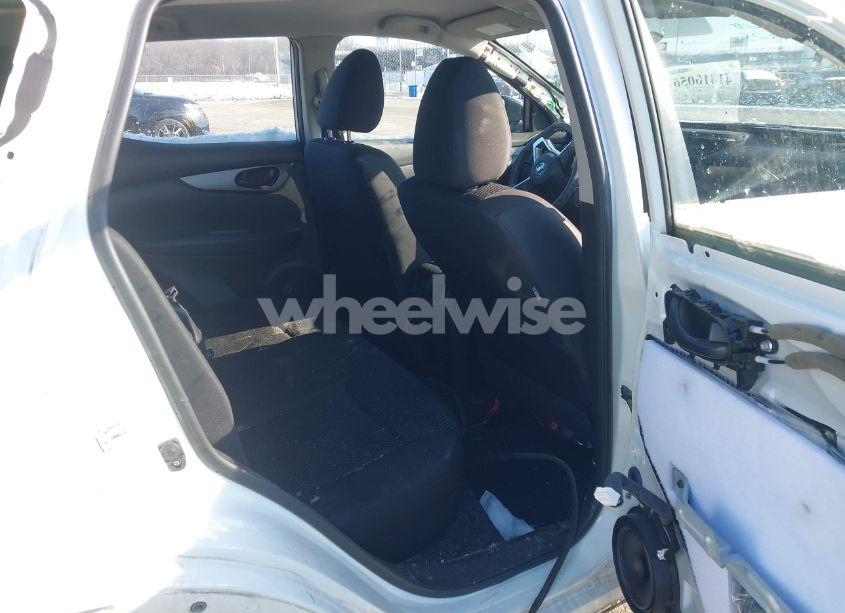 Photo 8 of 2019 Nissan Rogue SPORT S (VIN JN1BJ1CP2KW214270)