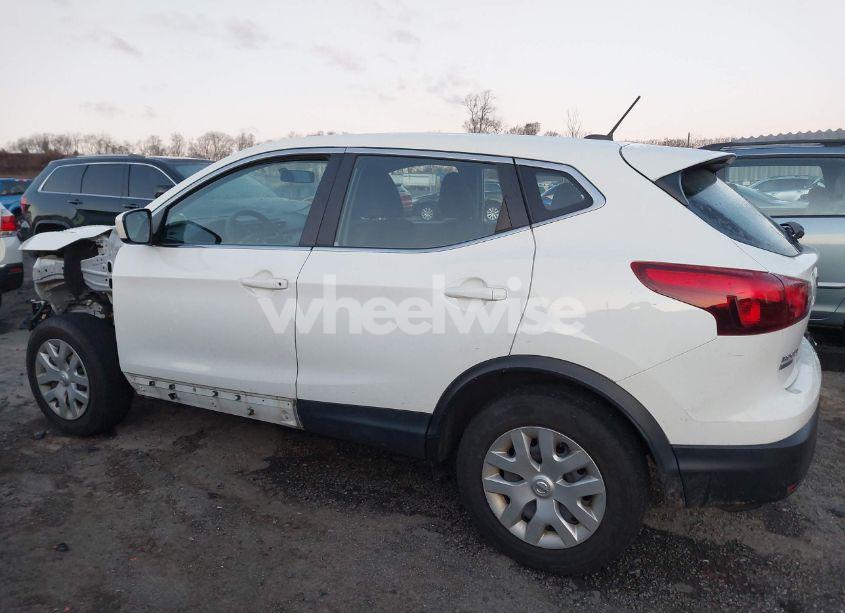 Photo 15 of 2019 Nissan Rogue SPORT S (VIN JN1BJ1CP2KW230422)
