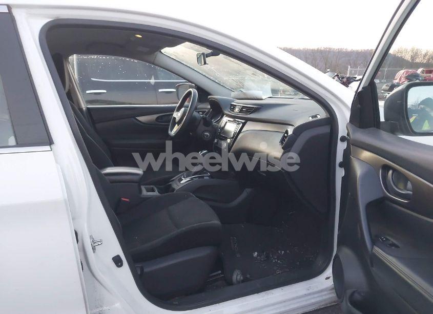 Photo 5 of 2019 Nissan Rogue SPORT S (VIN JN1BJ1CP2KW230422)