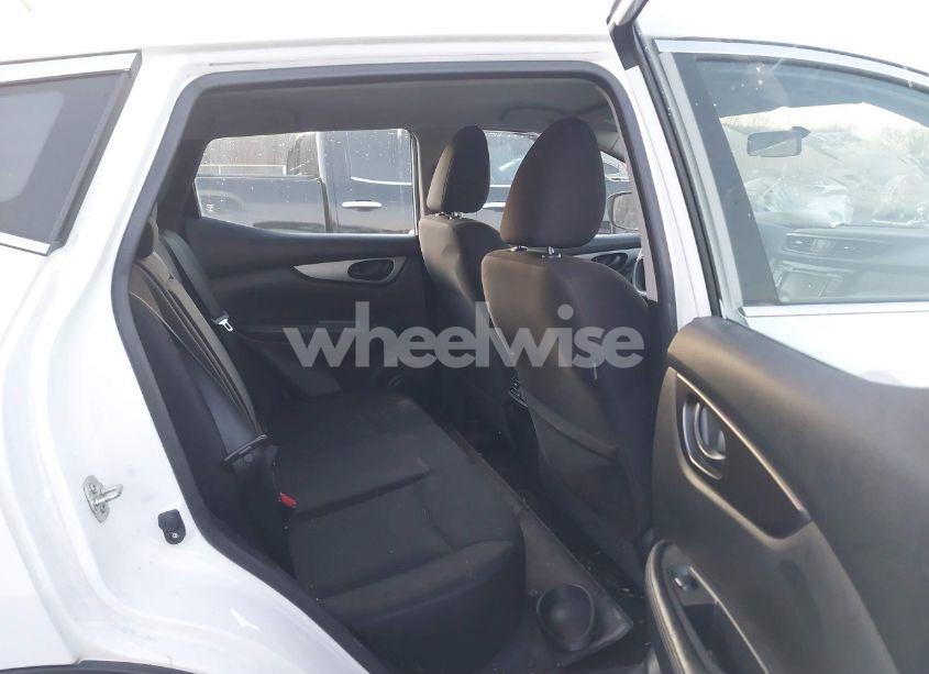 Photo 8 of 2019 Nissan Rogue SPORT S (VIN JN1BJ1CP2KW230422)