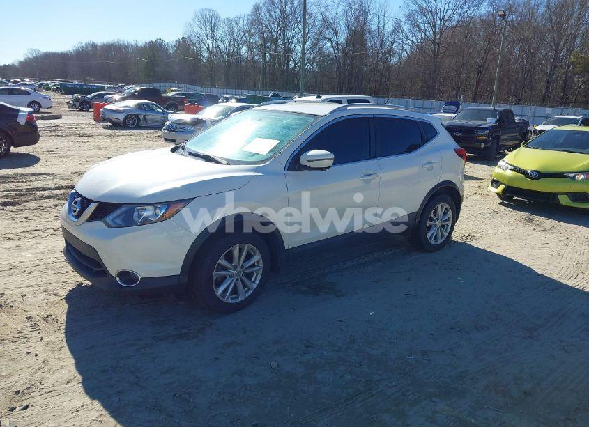 Photo 2 of 2017 Nissan Rogue SPORT SV (VIN JN1BJ1CP3HW003975)