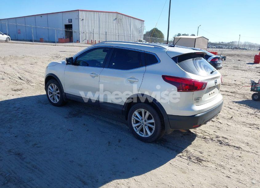 Photo 3 of 2017 Nissan Rogue SPORT SV (VIN JN1BJ1CP3HW003975)