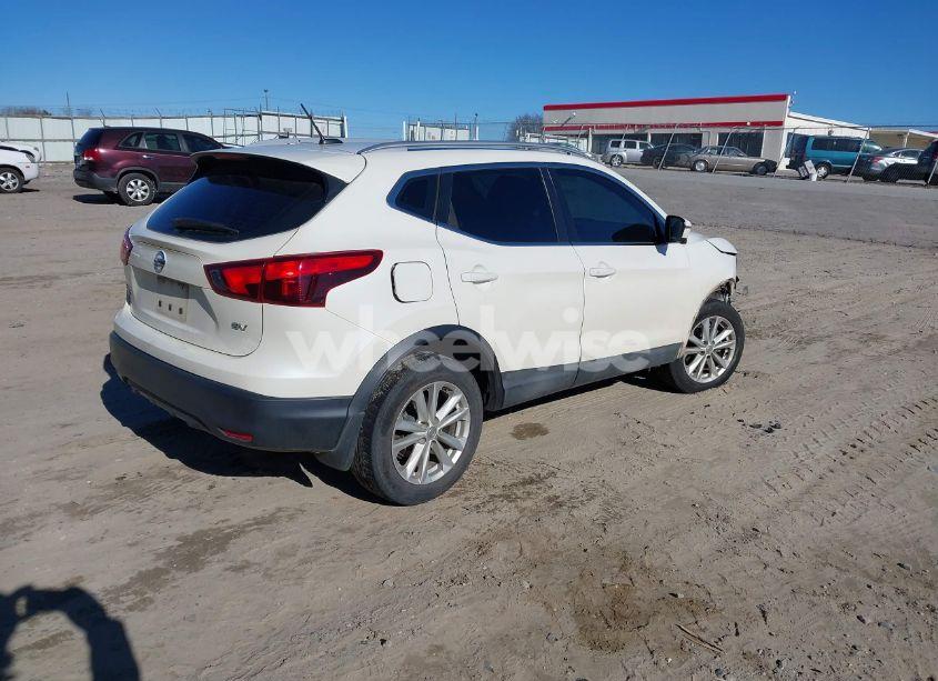 Photo 4 of 2017 Nissan Rogue SPORT SV (VIN JN1BJ1CP3HW003975)