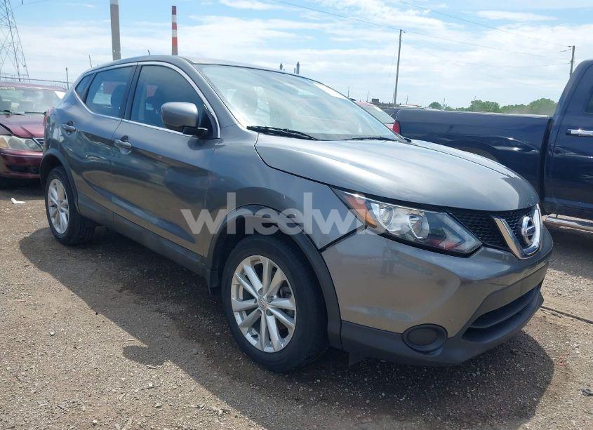 2017 Nissan Rogue SPORT S (VIN JN1BJ1CP3HW015236) main photo