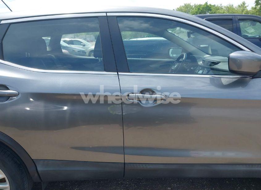 Photo 13 of 2017 Nissan Rogue SPORT S (VIN JN1BJ1CP3HW015236)