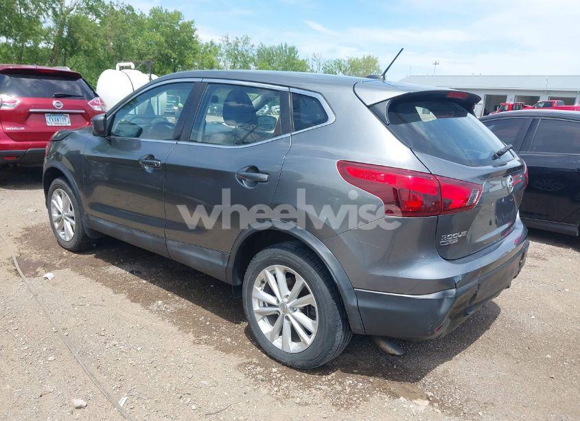 Photo 3 of 2017 Nissan Rogue SPORT S (VIN JN1BJ1CP3HW015236)