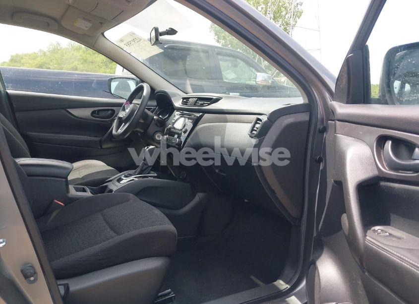 Photo 5 of 2017 Nissan Rogue SPORT S (VIN JN1BJ1CP3HW015236)