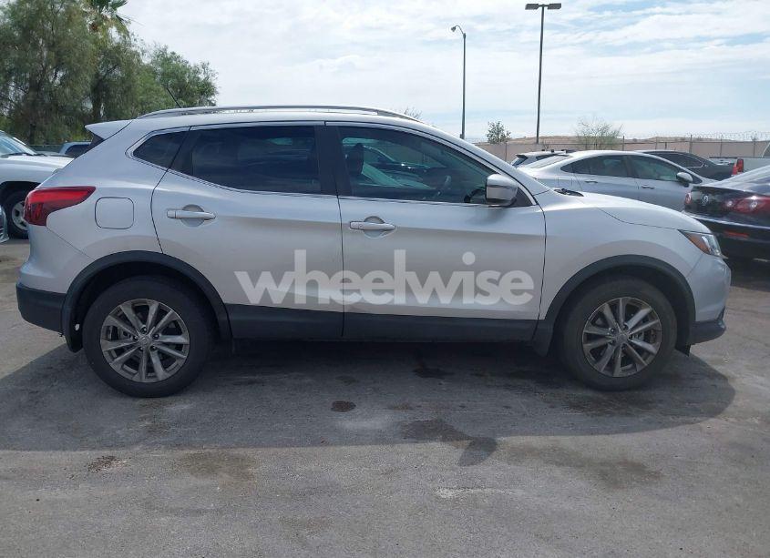 Photo 13 of 2017 Nissan Rogue SPORT SV (VIN JN1BJ1CP3HW016435)